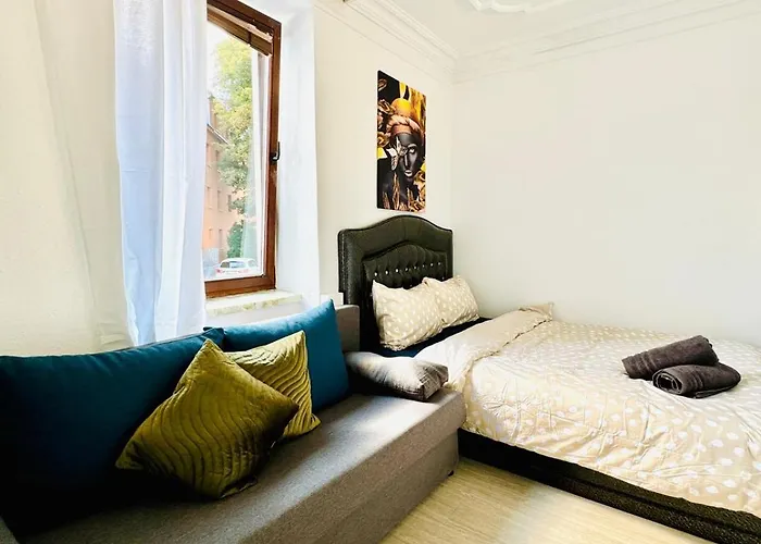 Comfy 4br Apt, 12-min To Fac Platz Apartment *