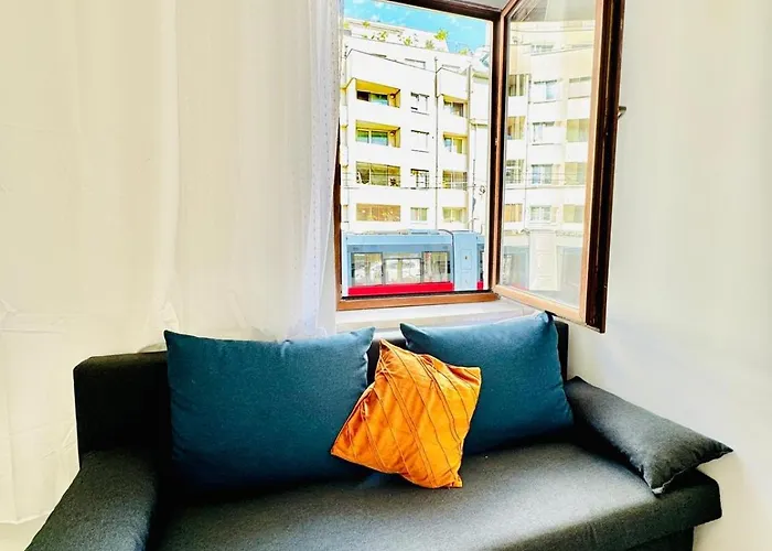 Comfy 4br Apt, 12-min To Fac Platz Apartment