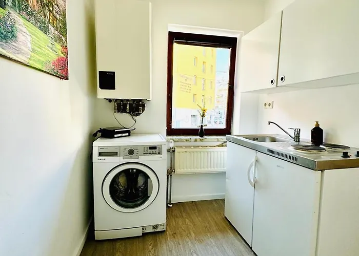 Comfy 4br Apt, 12-min To Fac Platz Apartment