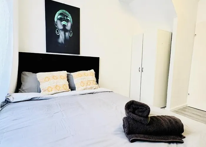 Comfy 4br Apt, 12-min To Fac Platz *